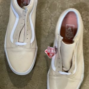 Men’s vans shoes pink and white no laces